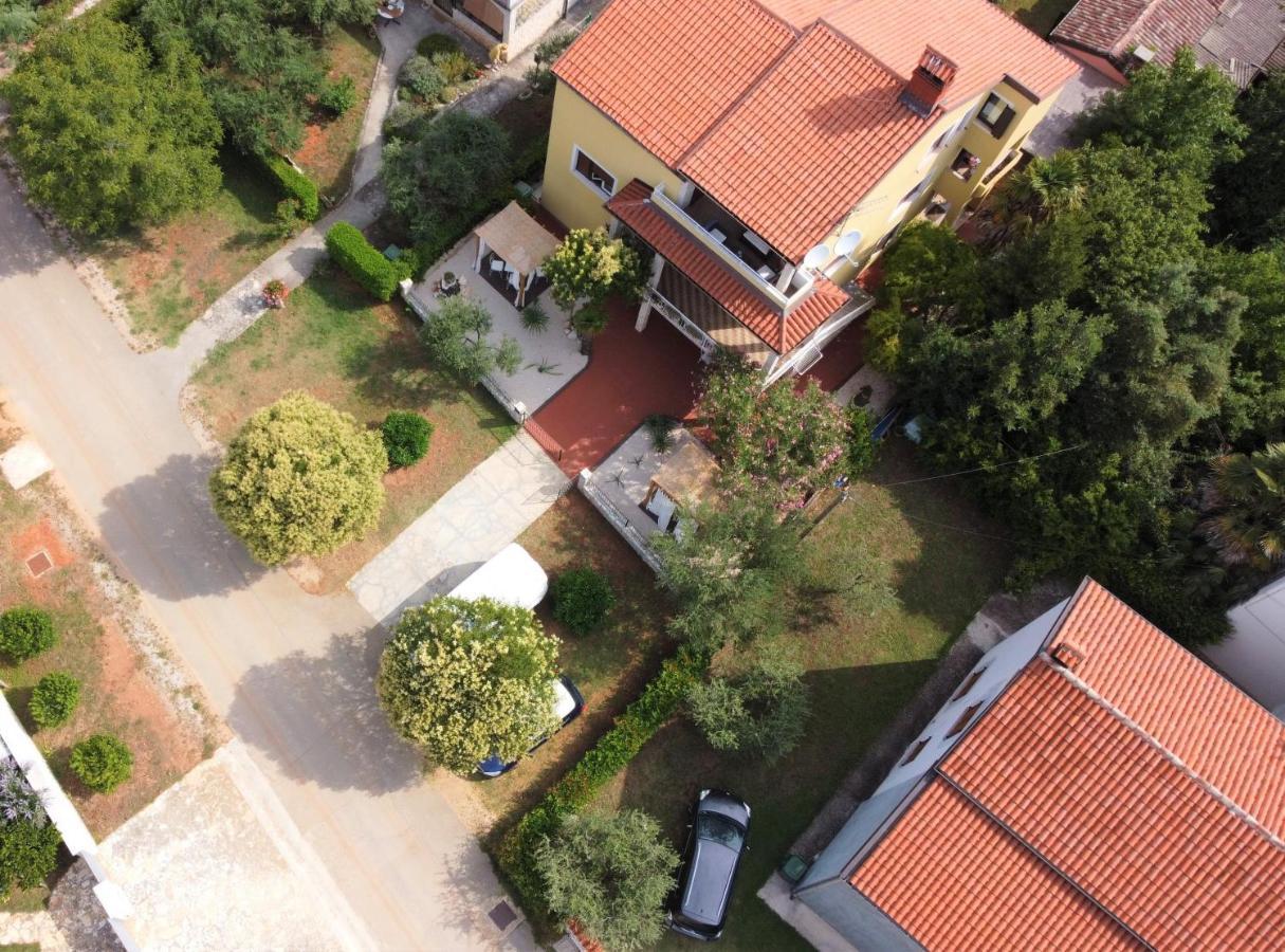 Lina Apartments Umag Buitenkant foto