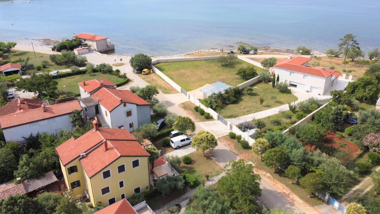 Lina Apartments Umag Buitenkant foto