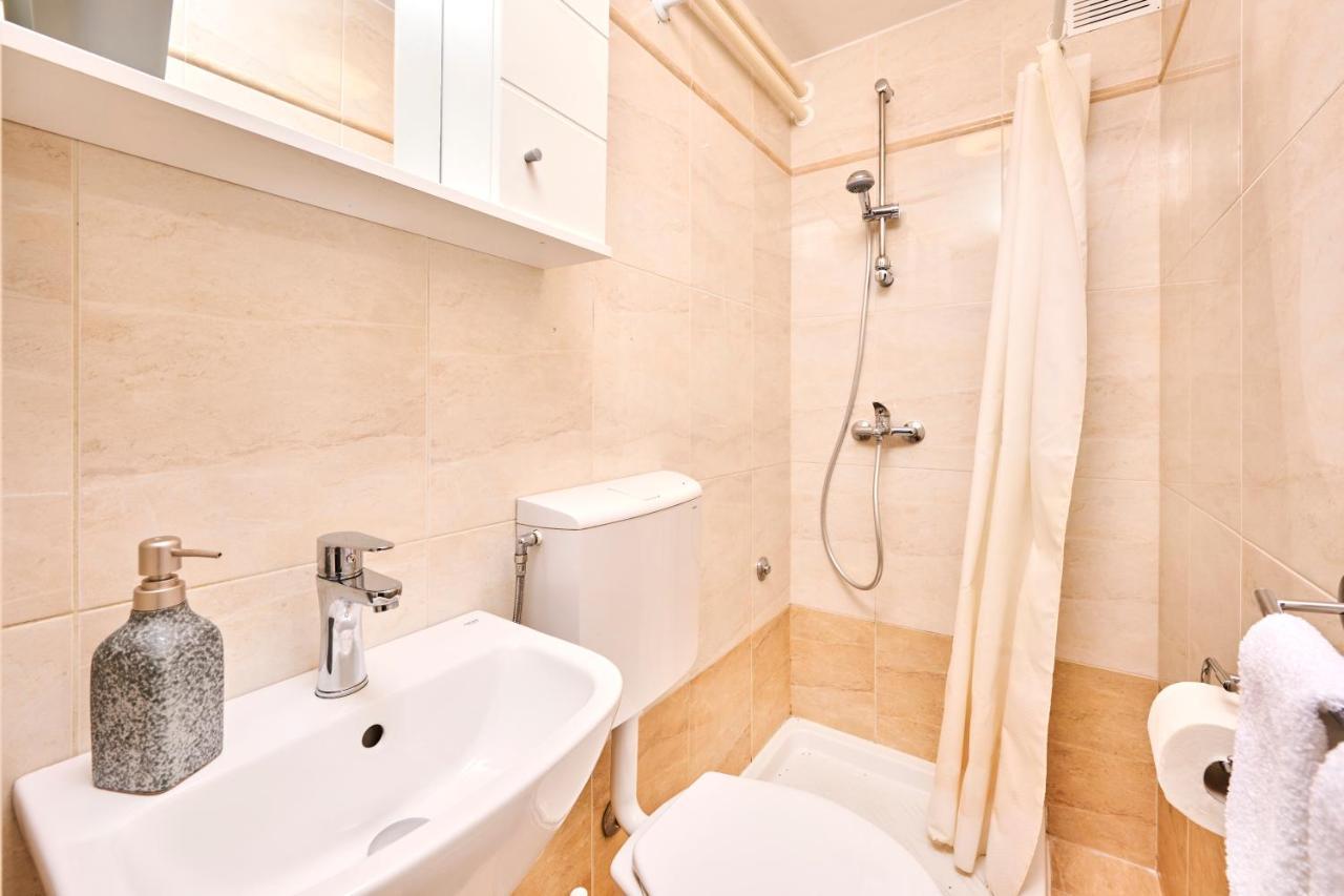 Lina Apartments Umag Buitenkant foto