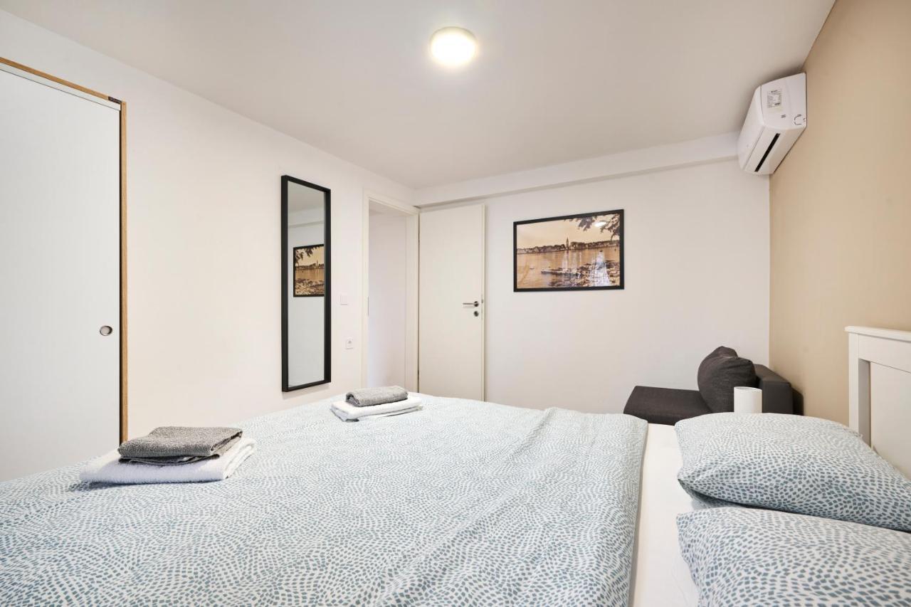 Lina Apartments Umag Buitenkant foto