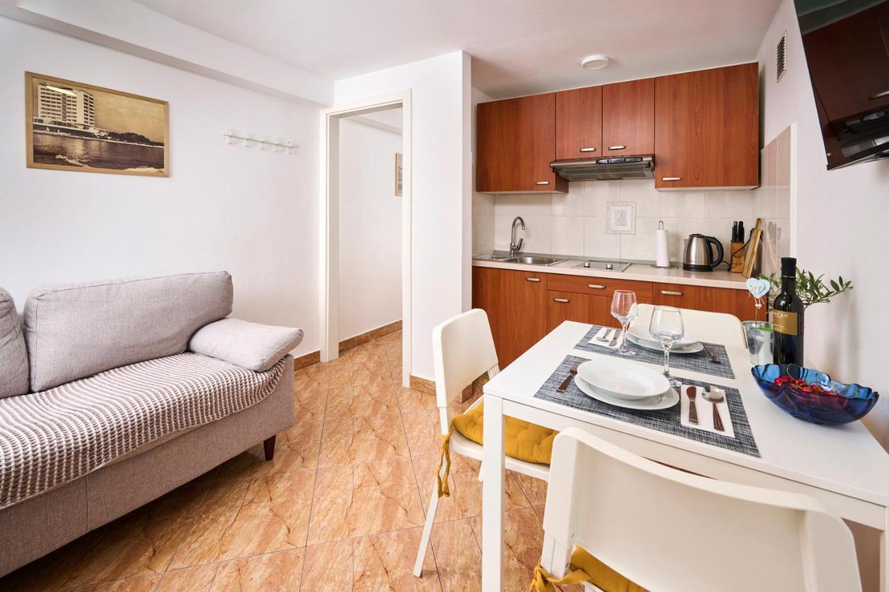 Lina Apartments Umag Buitenkant foto